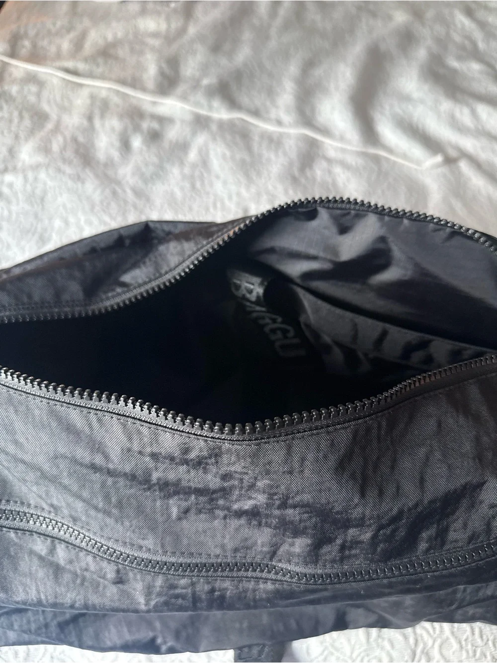 BAGGU Nylon Sport Messenger Bag in Black, Fits 13/14 inch laptop
